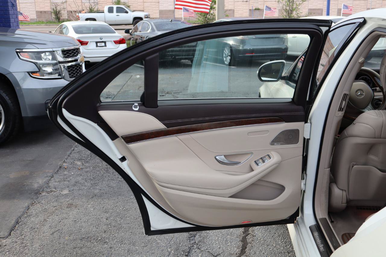 Used 2016 Mercedes-Benz S 550 Sedan image 17