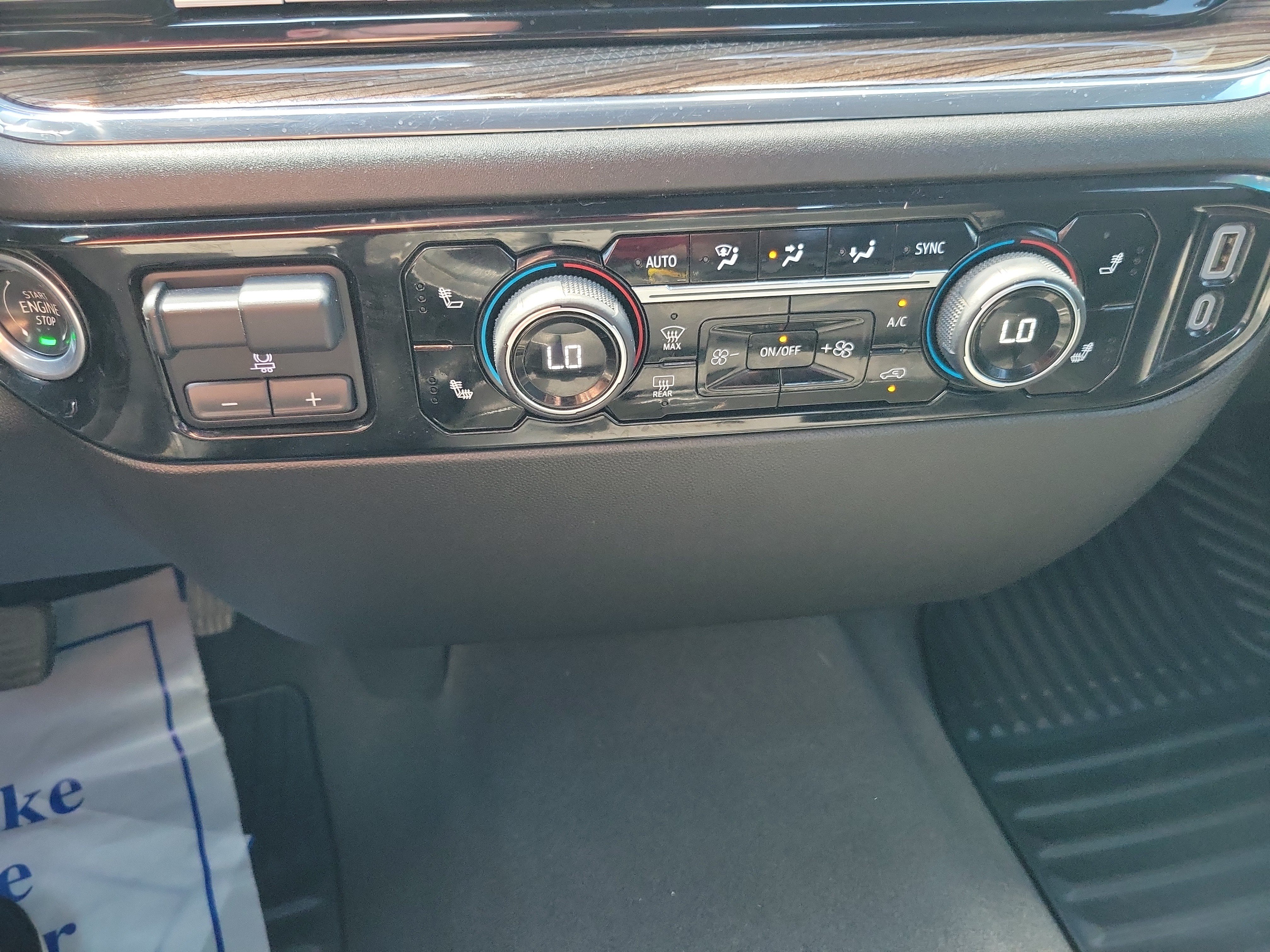 Used 2024 Chevrolet Silverado 2500 LT AWD/4WD image 20