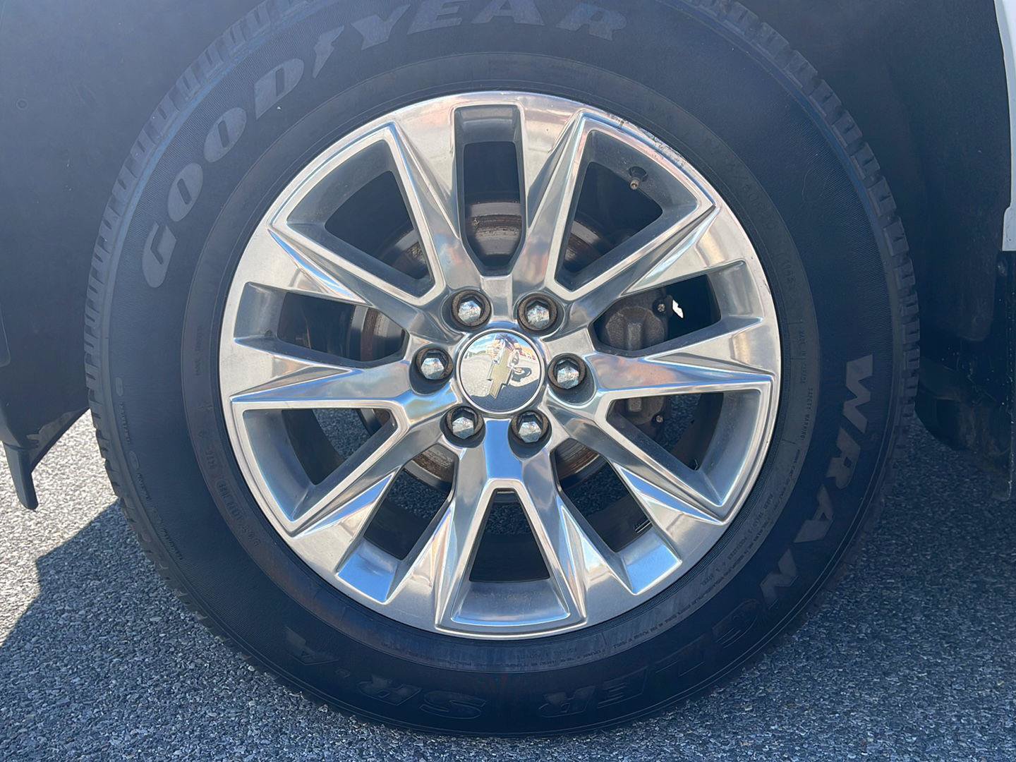 Used 2019 Chevrolet Silverado 1500 LTZ w/ LTZ Premium Package AWD/4WD image 9