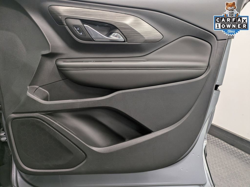 Used 2023 GMC Terrain SLE w/ Driver Convenience Package image 28