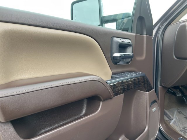 Used 2016 GMC Sierra 2500 Denali w/ Duramax Plus Package image 12