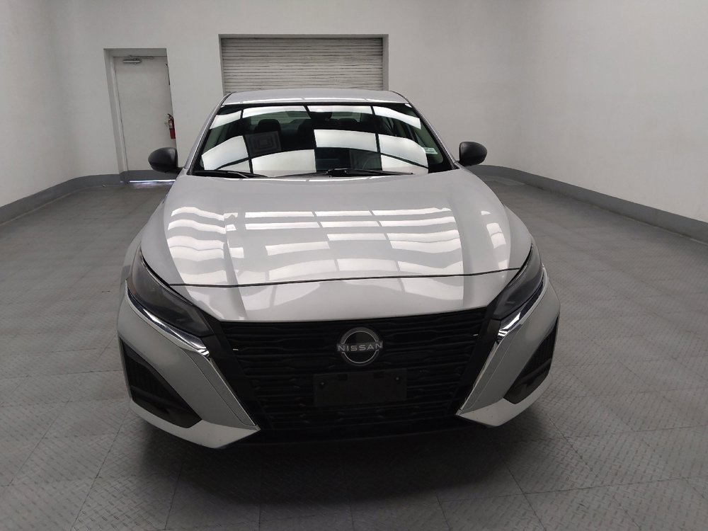 Used 2024 Nissan Altima 2.5 SV image 14