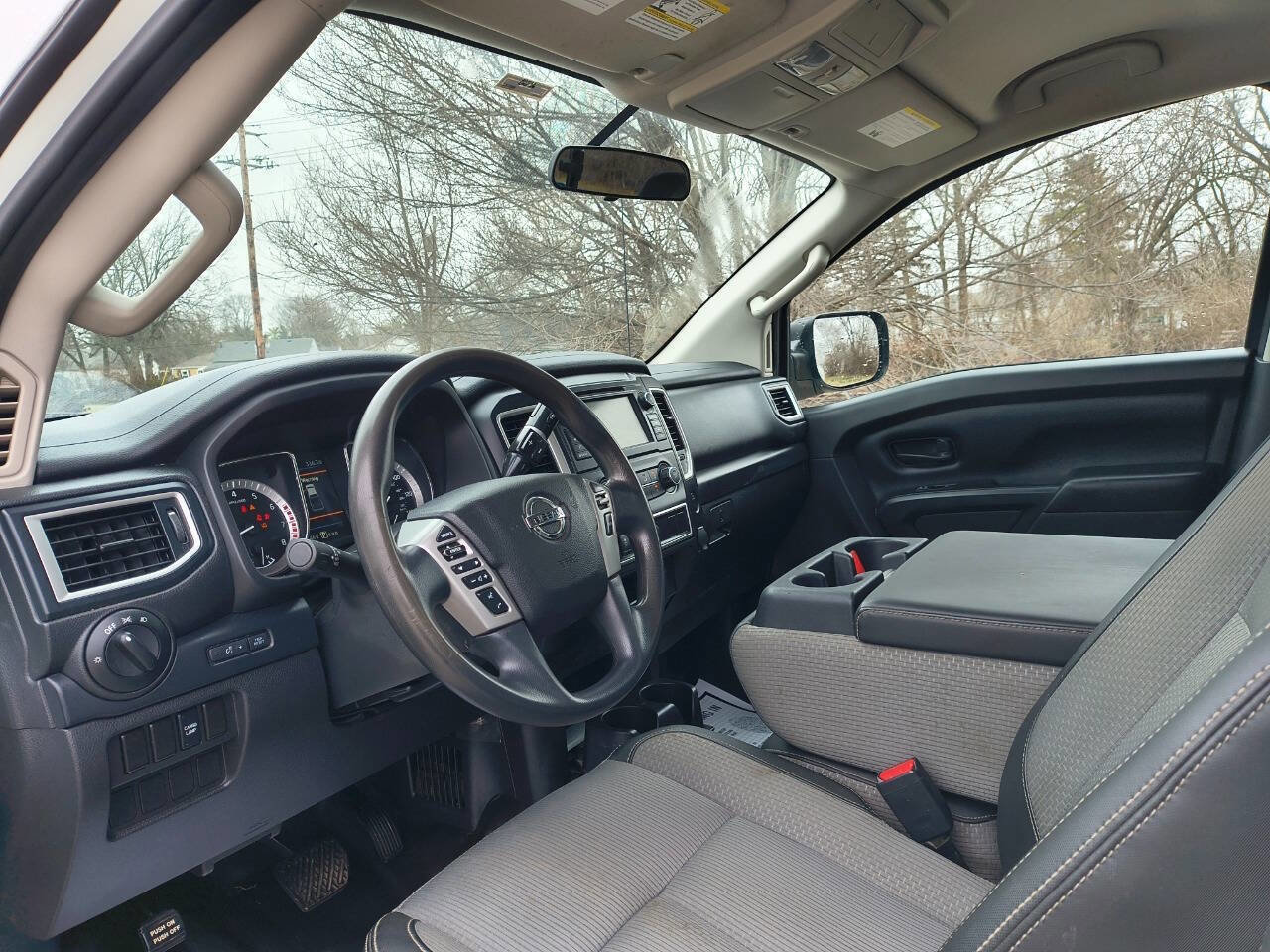 Used 2019 Nissan Titan S w/ S Utility Package RWD image 3