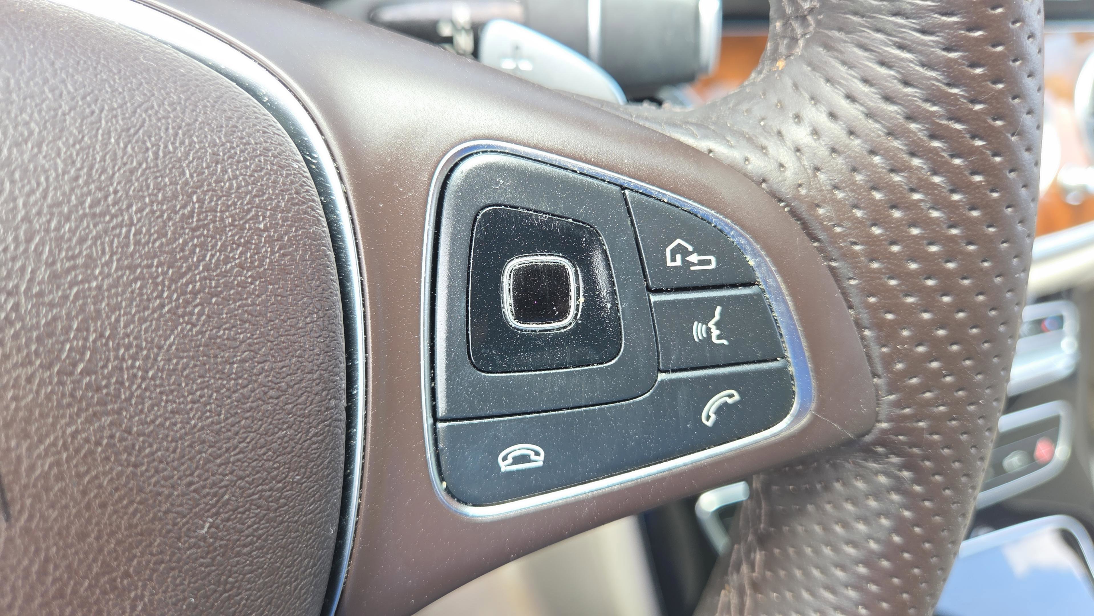 Used 2018 Mercedes-Benz E 300 image 25