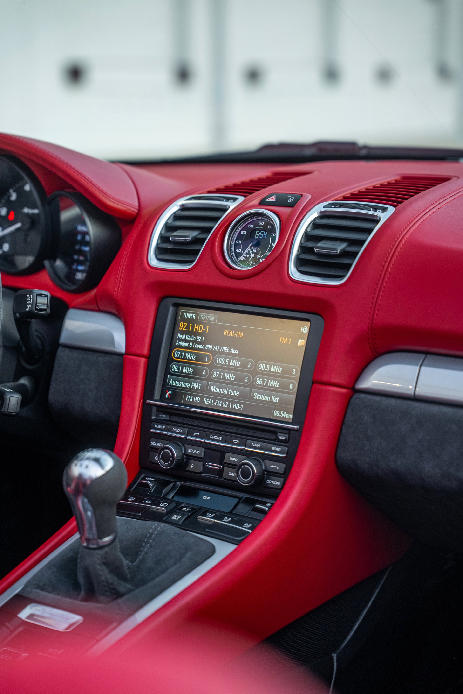 Used 2016 Porsche Boxster Spyder image 34