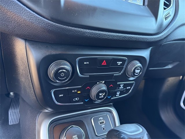 Used 2018 Jeep Compass Latitude w/ Popular Equipment Group image 21