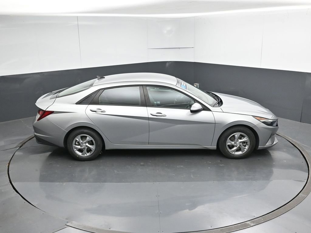 Used 2021 Hyundai Elantra SE FWD image 51