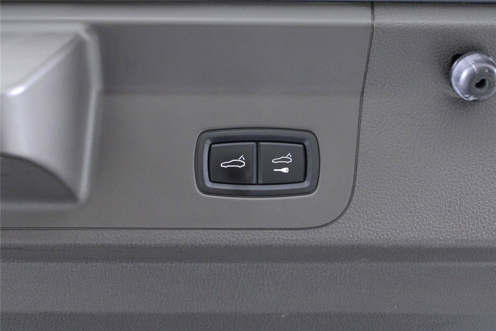 Used 2022 Porsche Panamera 4 AWD/4WD image 11