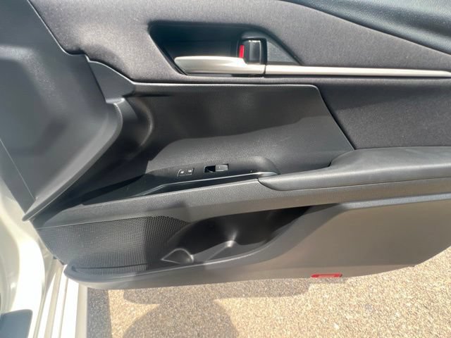 Used 2025 Toyota Camry LE FWD image 33