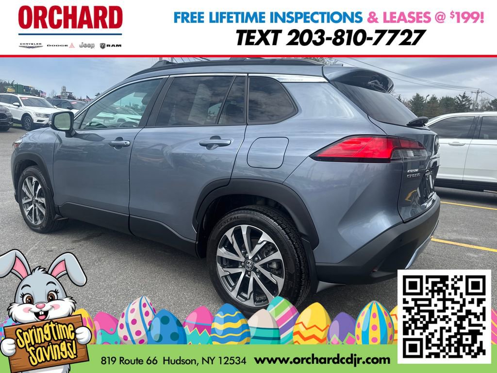 Used 2023 Toyota Corolla Cross XLE w/ Convenience Package image 4