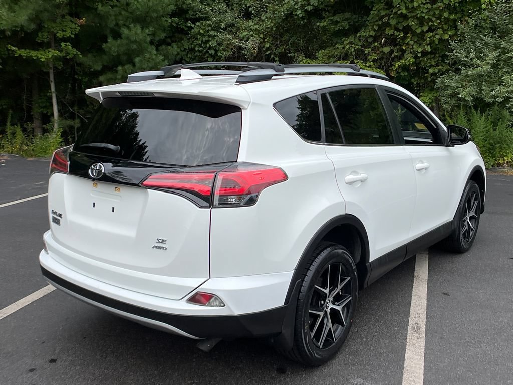 Used 2018 Toyota RAV4 SE w/ Power Extra Value Package AWD/4WD image 5