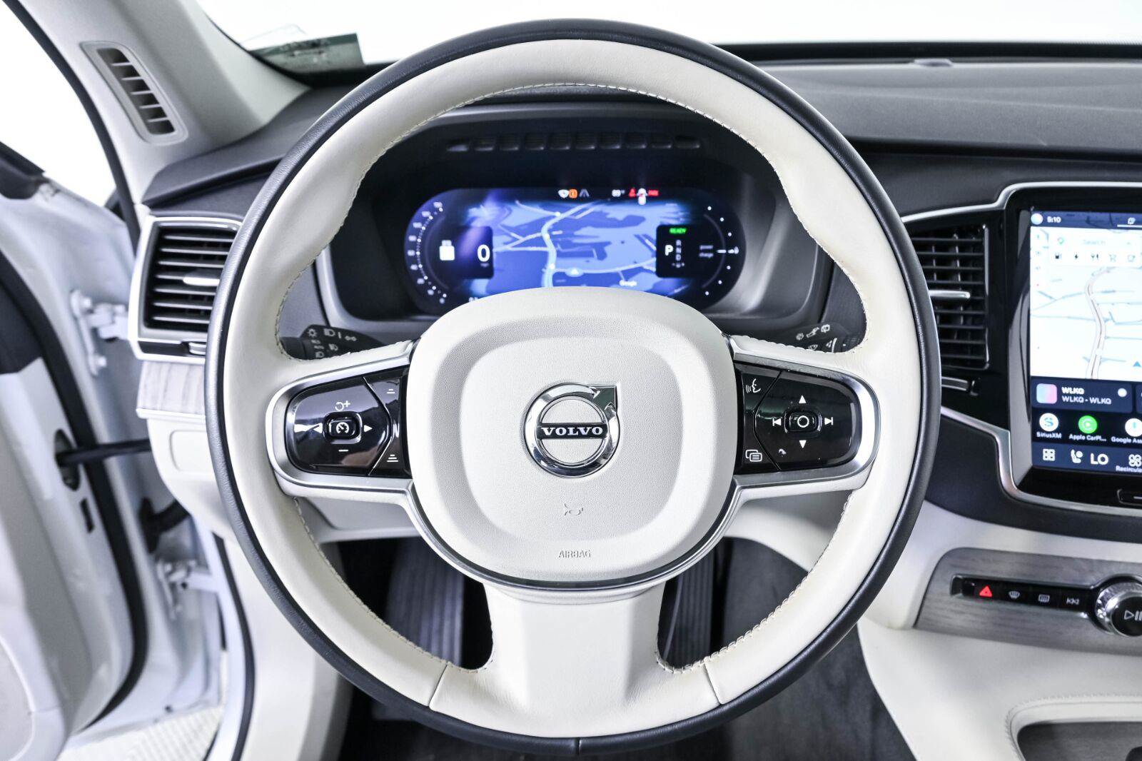 Used 2024 Volvo XC90 T8 Plus w/ Protection Package Premier AWD/4WD image 8