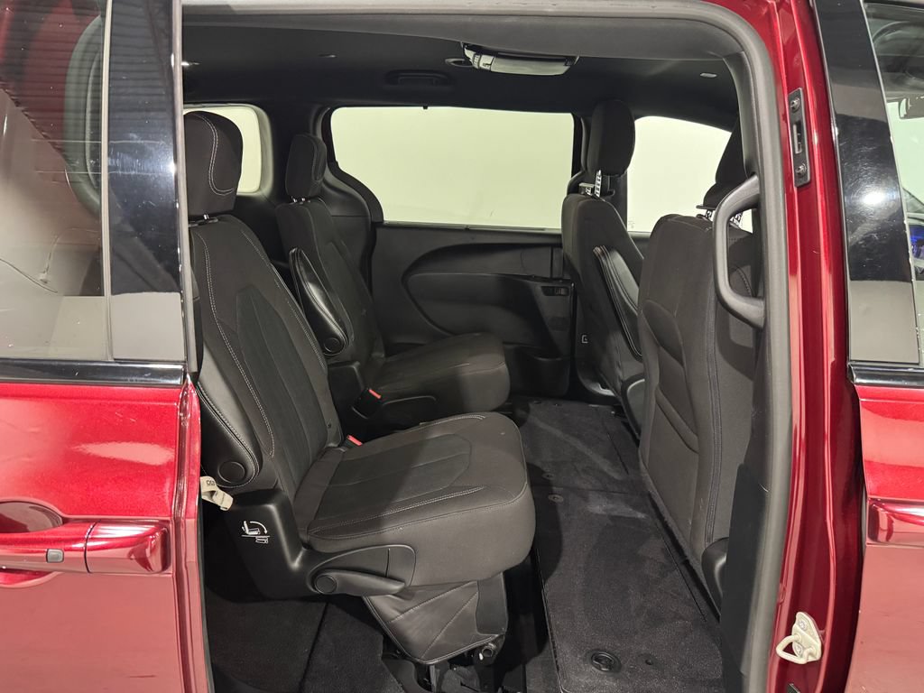 Used 2021 Chrysler Pacifica Touring w/ S Appearance Package FWD image 25