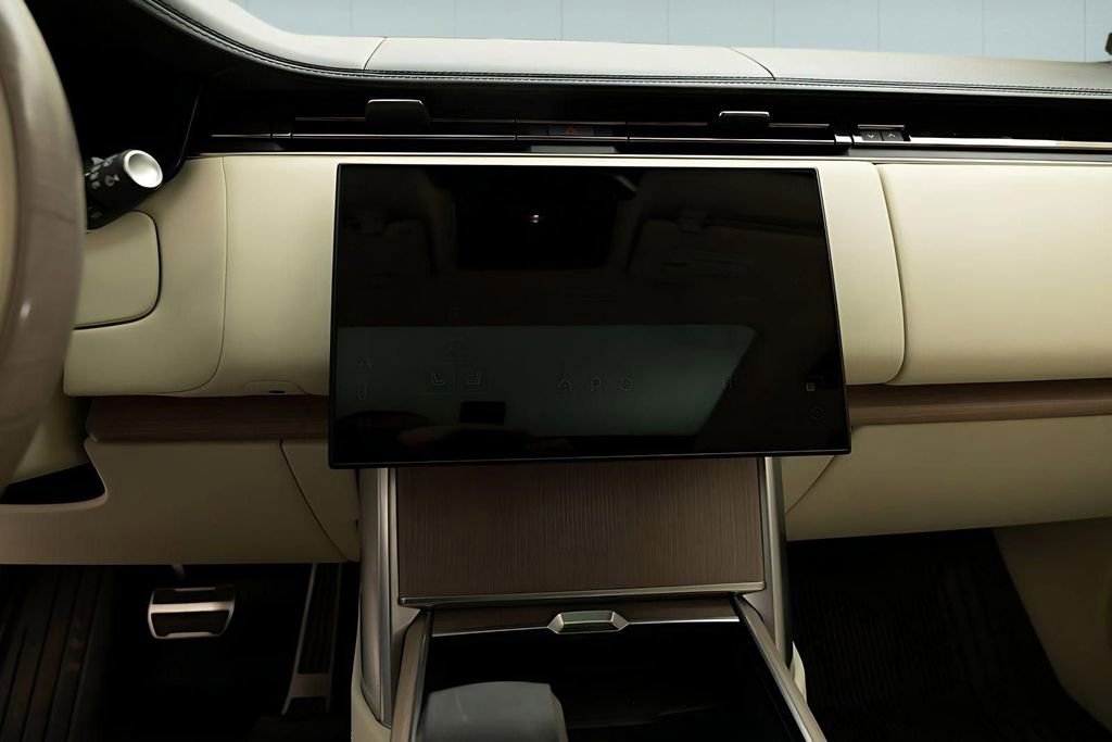 Used 2025 Land Rover Range Rover Autobiography image 38