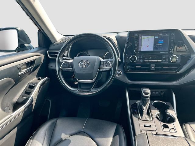 Used 2022 Toyota Highlander XLE image 23