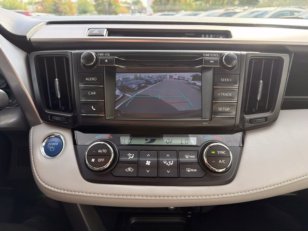 Certified 2018 Toyota RAV4 LE AWD/4WD image 30
