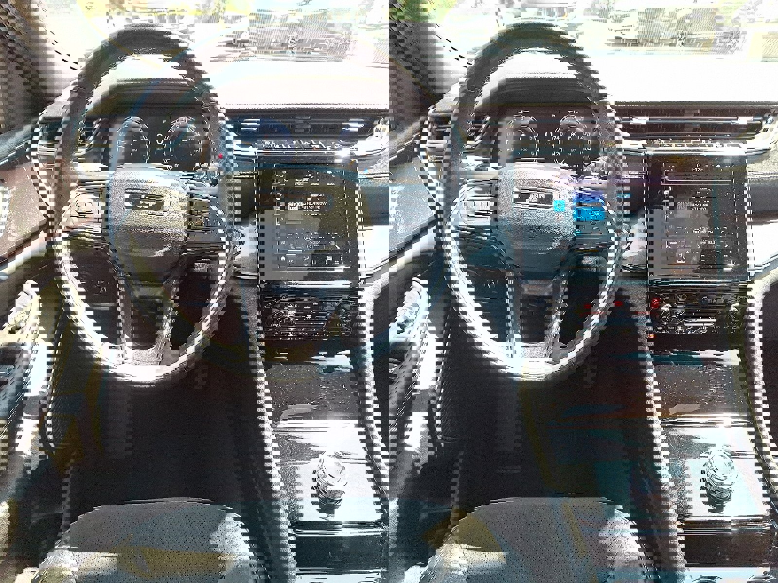 Used 2022 Jeep Grand Cherokee Altitude image 11