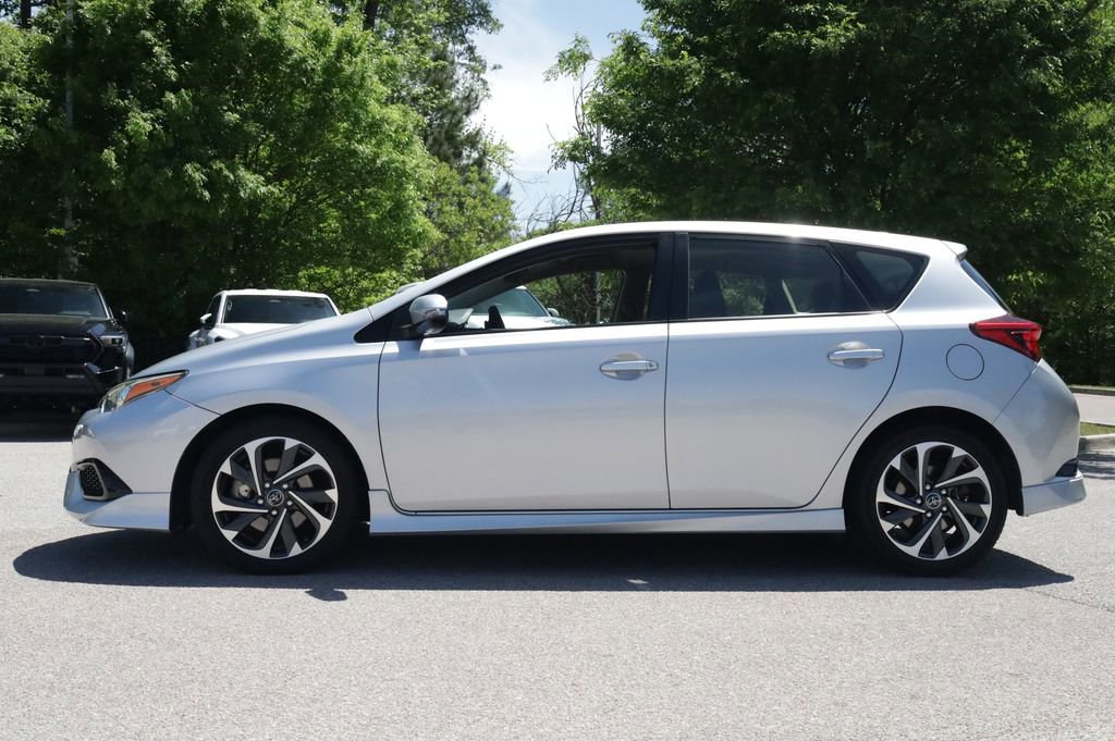 Used 2018 Toyota Corolla iM w/ Carpet Mat Package (TMS) image 2