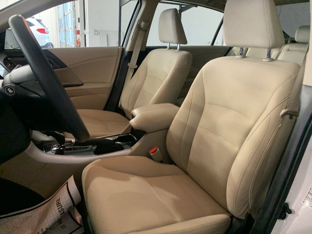 Used 2016 Honda Accord EX image 13