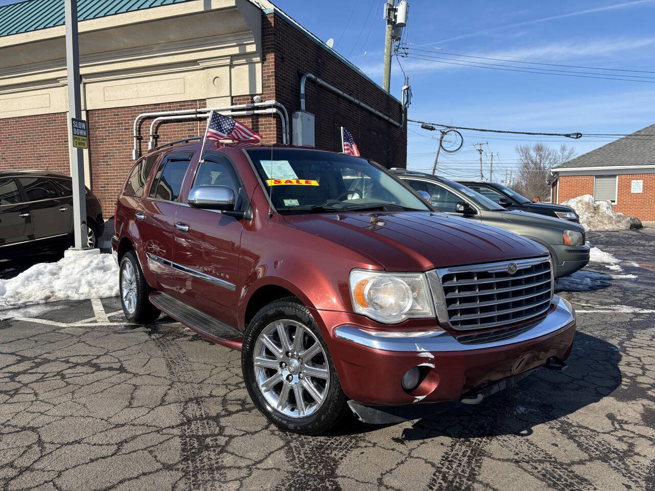 Used 2008 Chrysler Aspen Limited image 1