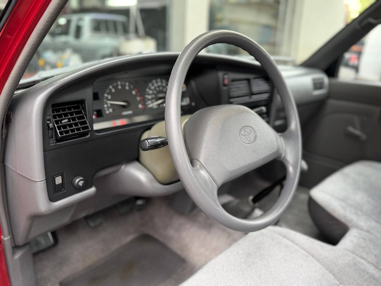 Used 1993 Toyota Pickup Deluxe AWD/4WD image 9