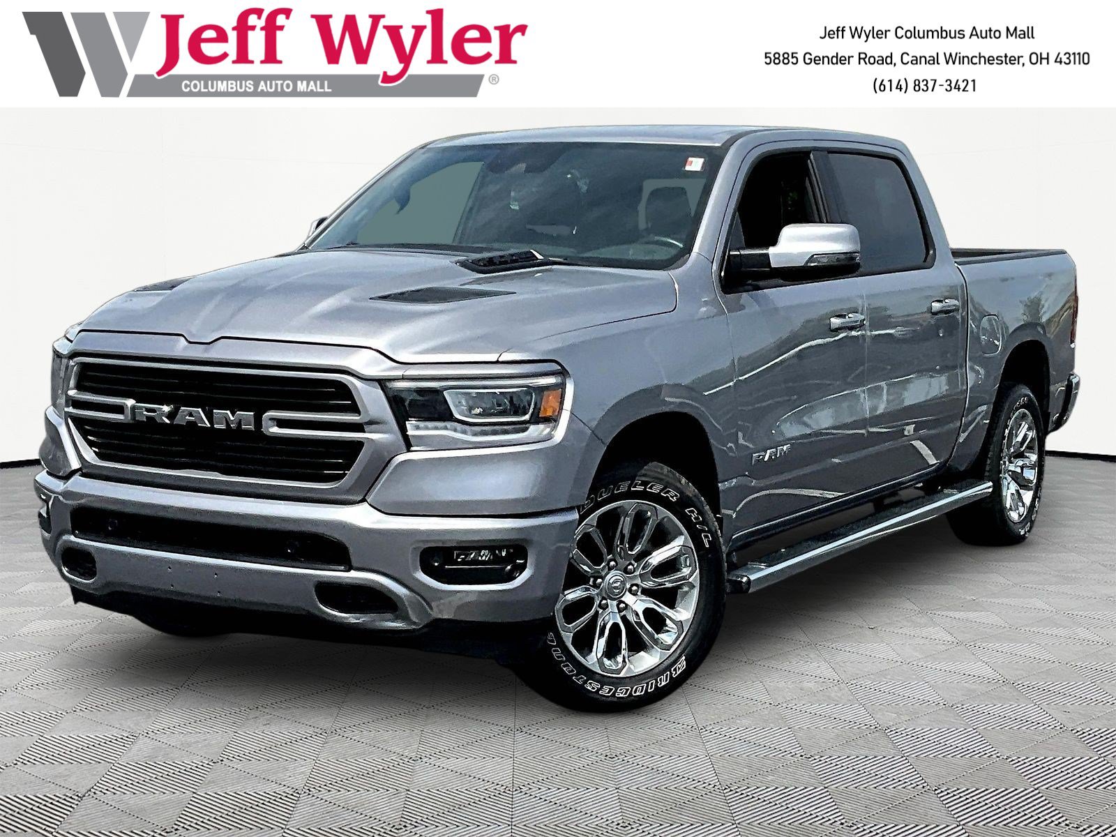 Used 2023 RAM 1500 Laramie AWD/4WD image 1