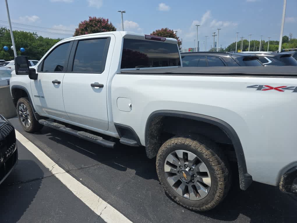 Used 2023 Chevrolet Silverado 2500 Custom w/ Custom Convenience Package AWD/4WD image 4
