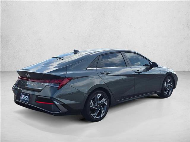 Used 2025 Hyundai Elantra Limited FWD image 5