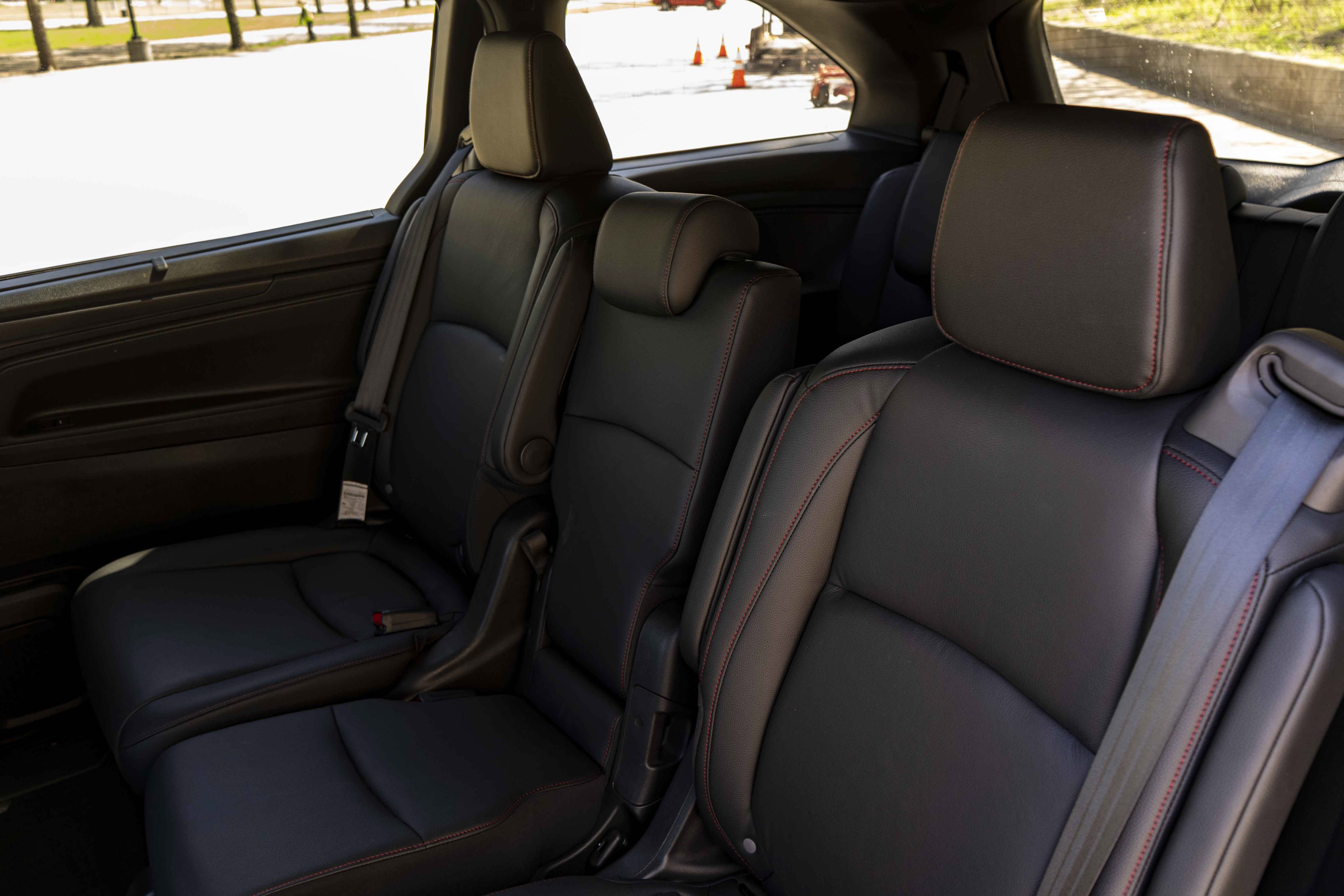 Used 2025 Honda Odyssey Sport-L image 18