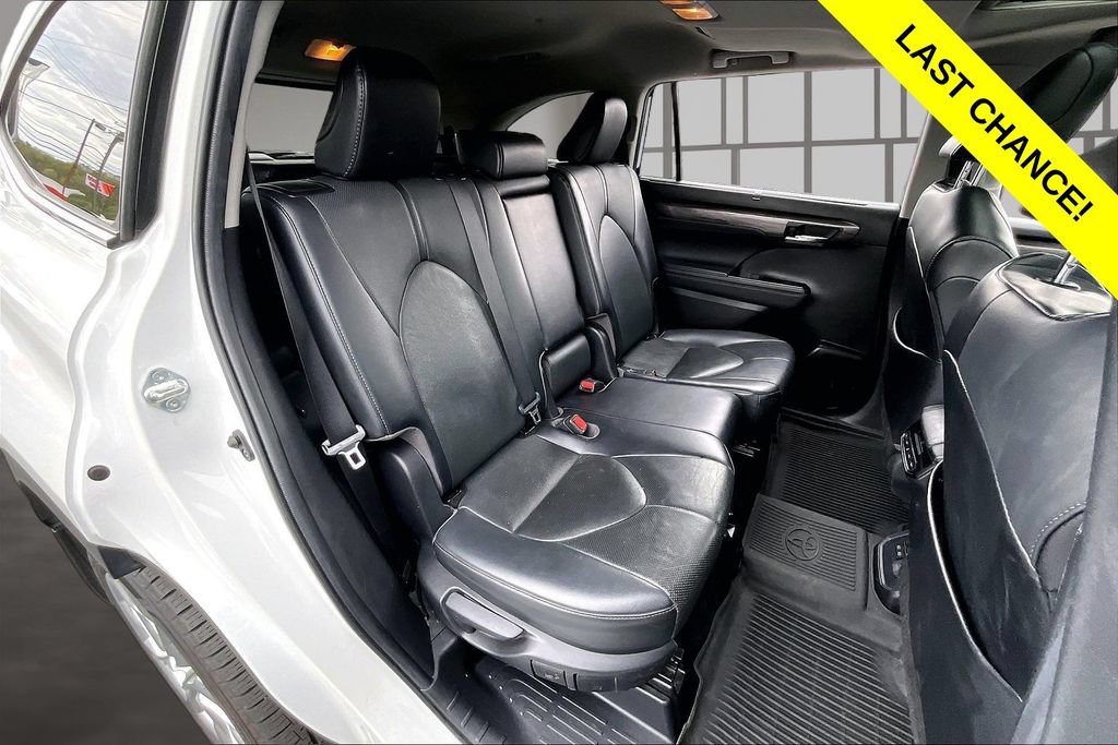 Used 2022 Toyota Highlander Limited AWD/4WD image 27