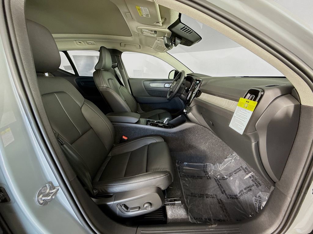 Used 2026 Volvo XC40 B5 Plus w/ Protection Package Premier image 28
