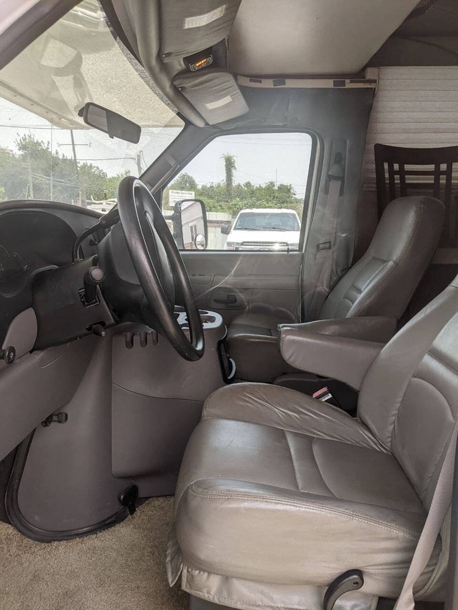 Used 2002 Ford E-450 and Econoline 450 RWD image 29