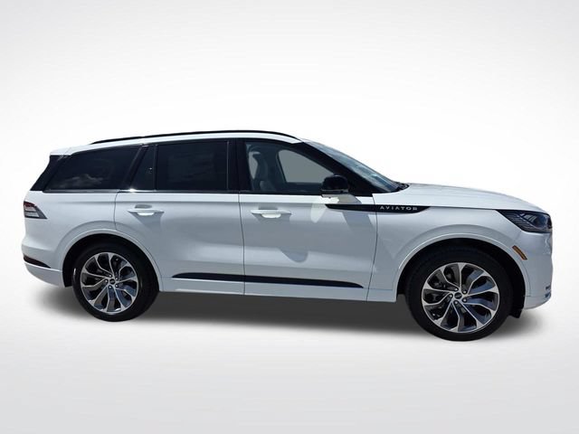 New 2026 Lincoln Aviator 2WD w/ Jet Appearance Package image 2