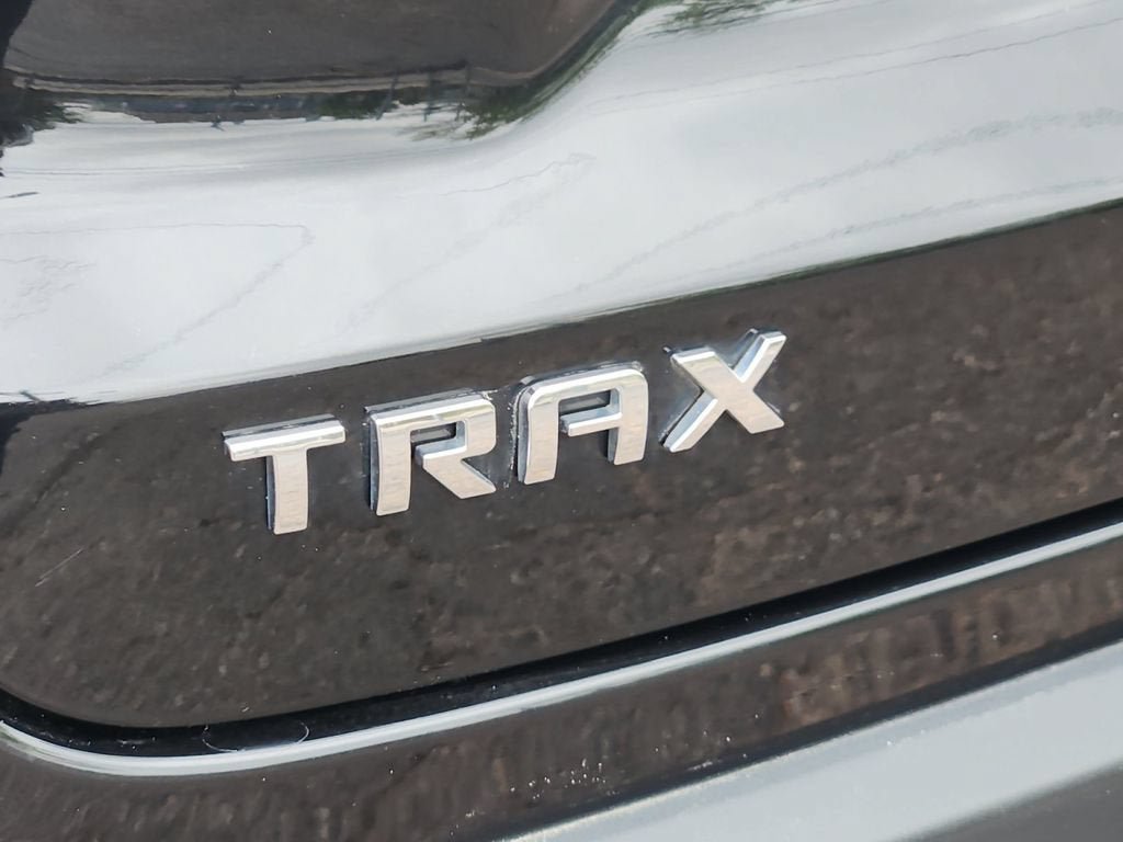Certified 2025 Chevrolet Trax LT w/ LT Convenience Package FWD image 16