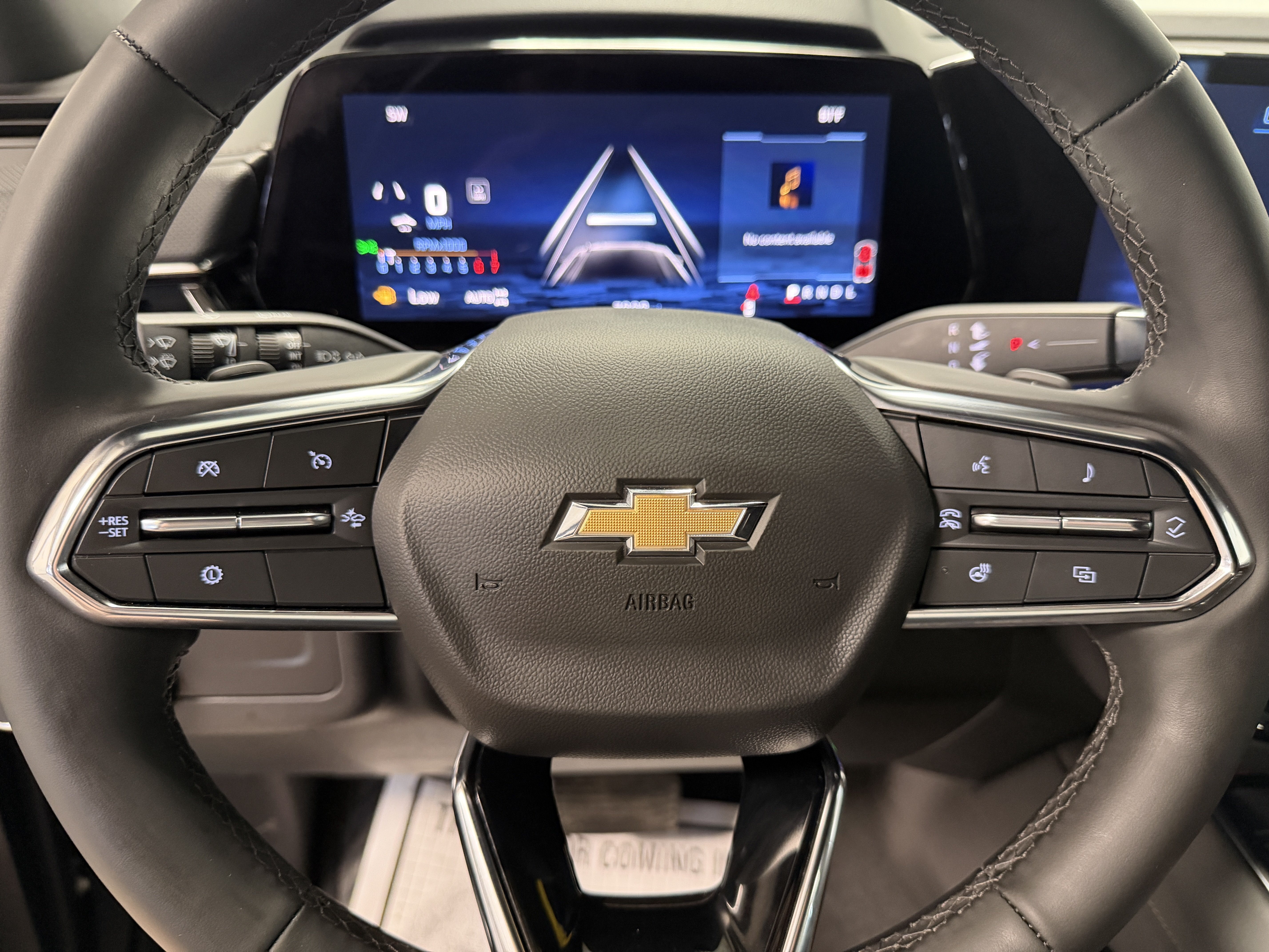 Used 2025 Chevrolet Tahoe High Country AWD/4WD image 13