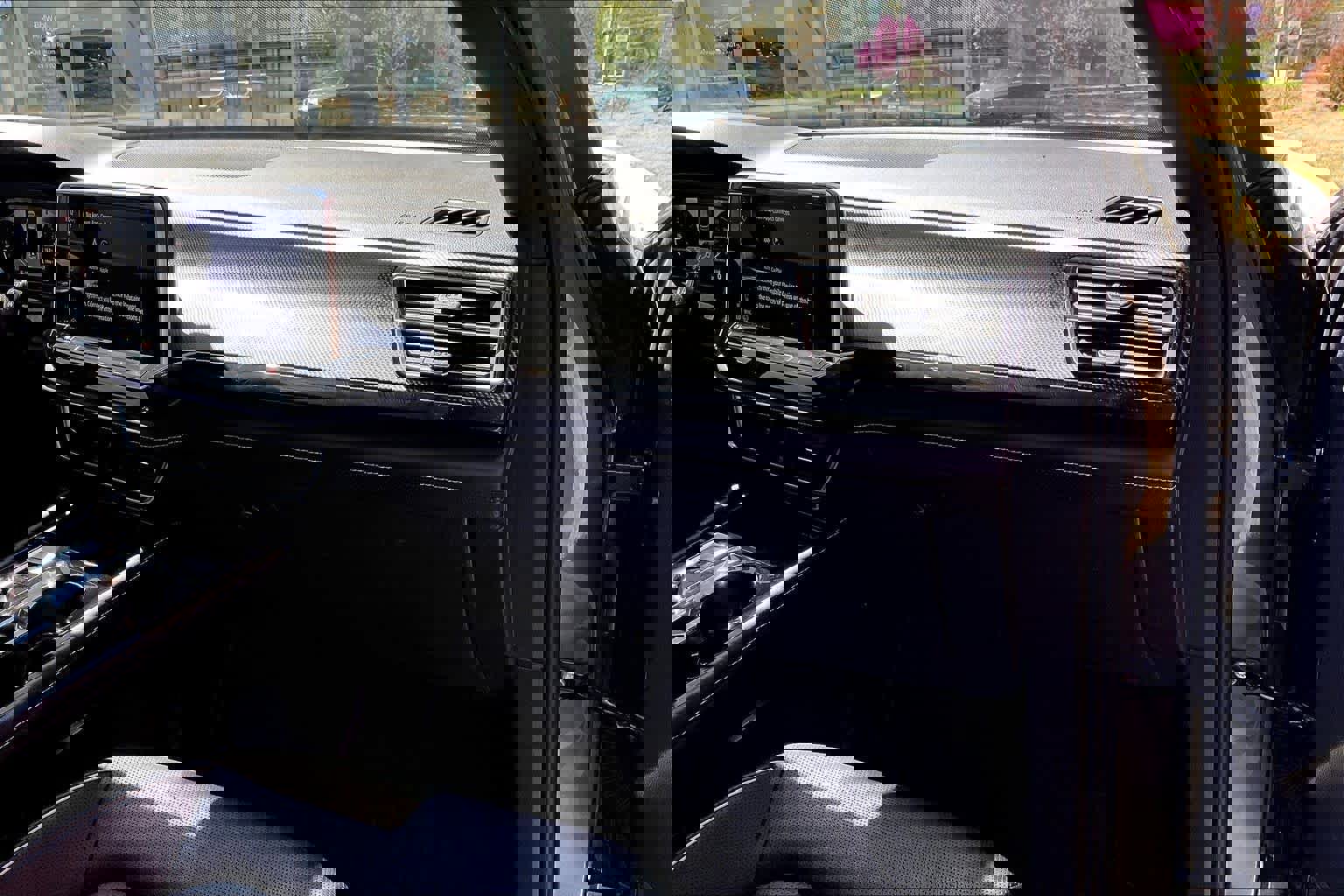 Used 2024 Volkswagen Atlas Cross Sport SEL Premium R-Line image 18