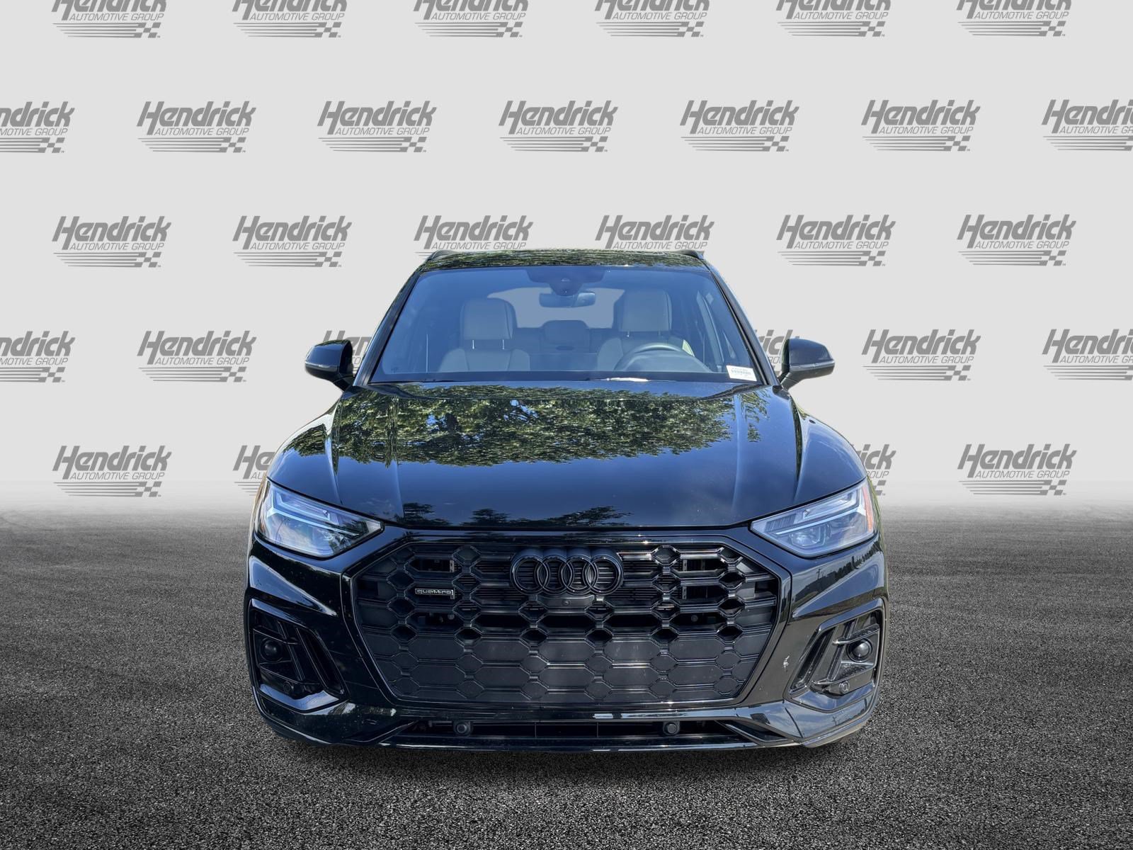 Used 2024 Audi Q5 e Premium Plus w/ Premium Plus Package AWD/4WD image 3