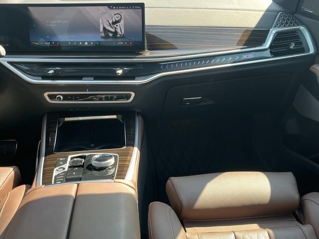 Used 2025 BMW X5 xDrive40i w/ Executive Package AWD/4WD image 14