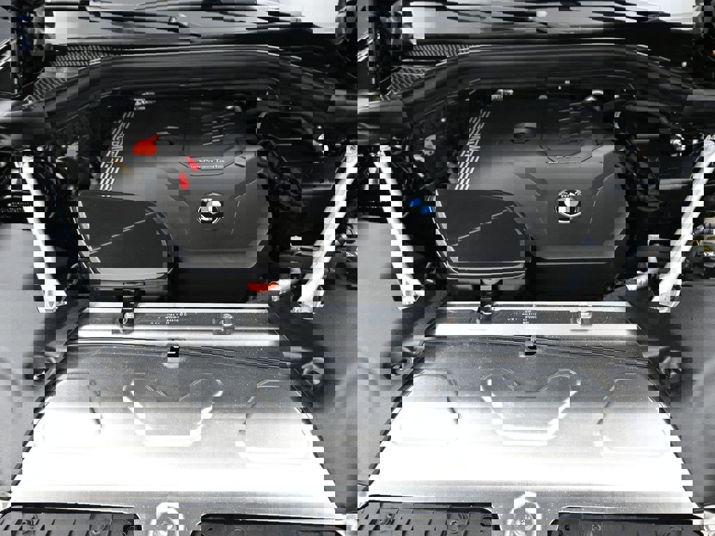 Used 2025 BMW X4 xDrive30i w/ Premium Package image 17