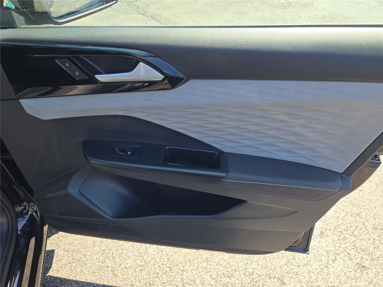 Used 2024 Volkswagen Taos S FWD image 6