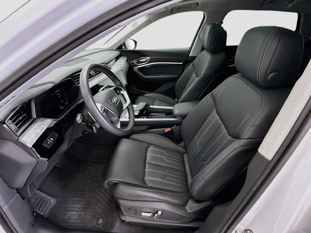 Certified 2024 Audi Q8 e-tron Prestige AWD/4WD image 18