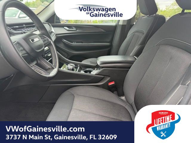 Used 2023 Jeep Grand Cherokee Laredo RWD image 21