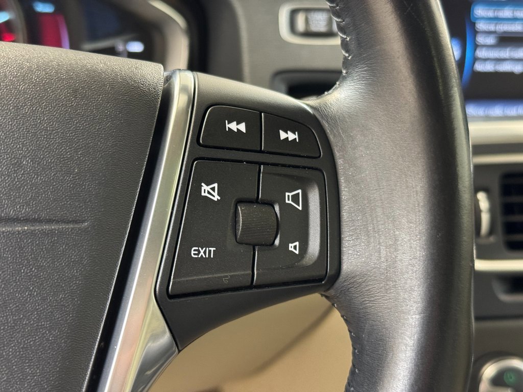 Used 2015 Volvo V60 T5 Premier Plus image 34