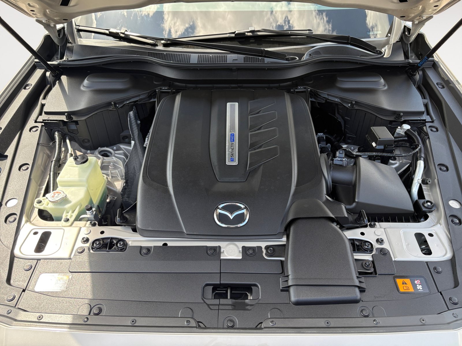 Used 2026 MAZDA CX-90 Plug-In Hybrid w/ Premium Plus AWD/4WD image 28