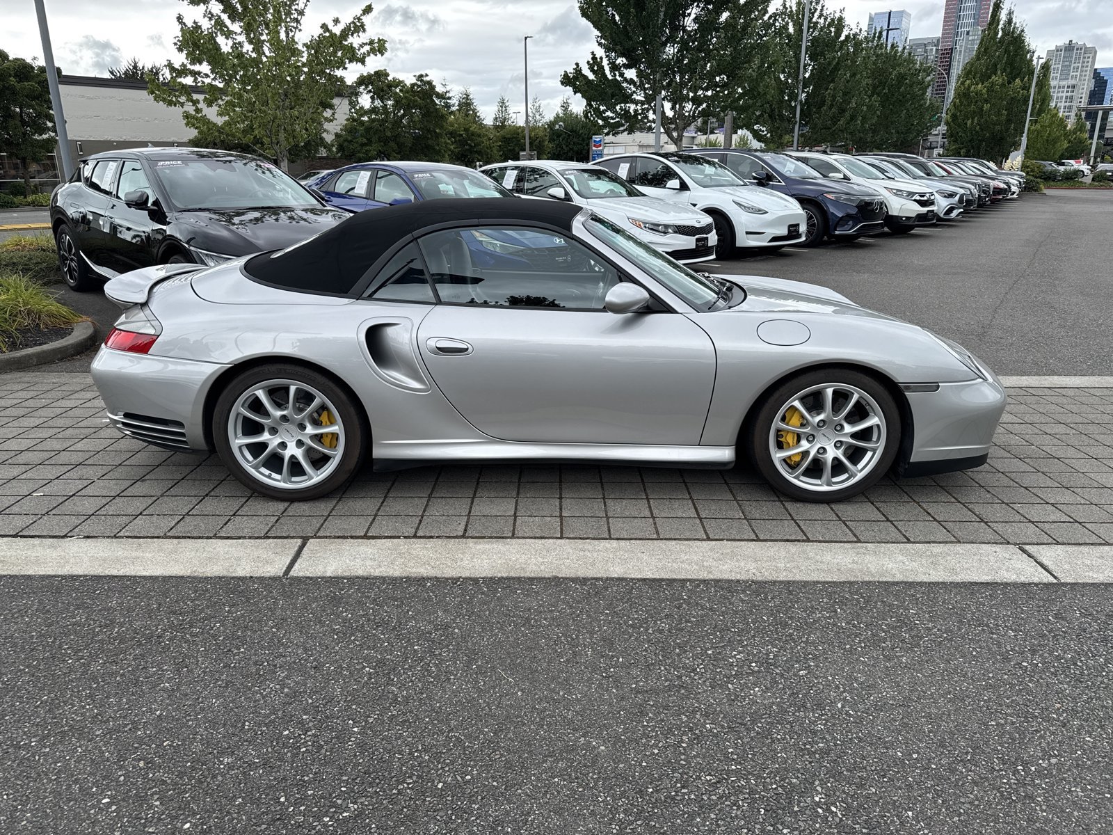 Used 2004 Porsche 911 Turbo AWD/4WD image 4
