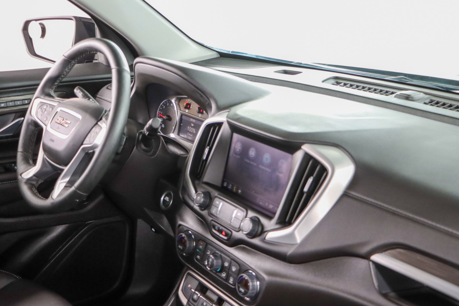 Used 2023 GMC Terrain SLT w/ Elevation Edition image 25