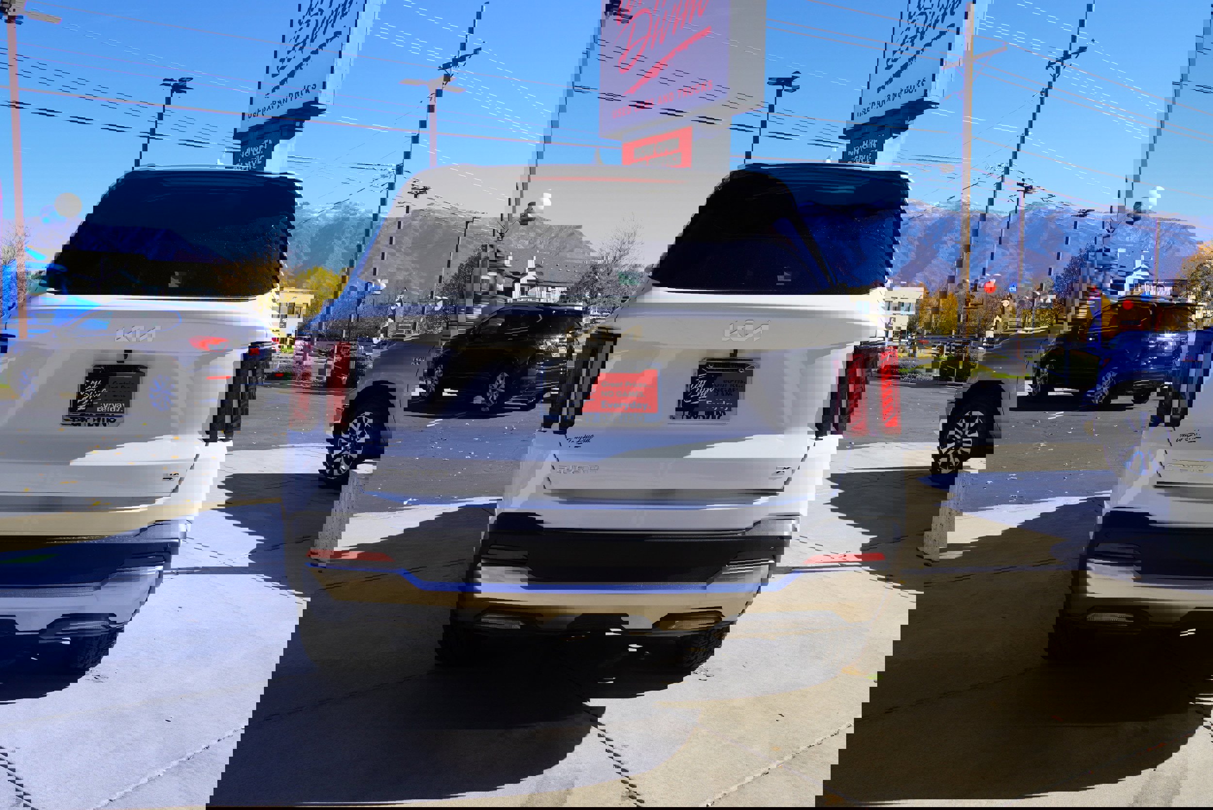 Used 2024 Kia Sorento S image 7