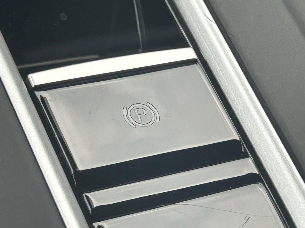 Certified 2024 Volkswagen Atlas Cross Sport SE image 57