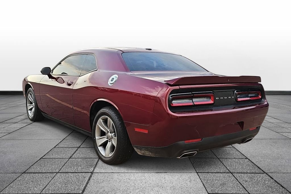 Used 2019 Dodge Challenger SXT image 7