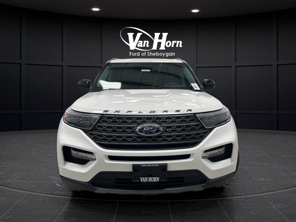 Used 2023 Ford Explorer XLT w/ Equipment Group 202A AWD/4WD image 2